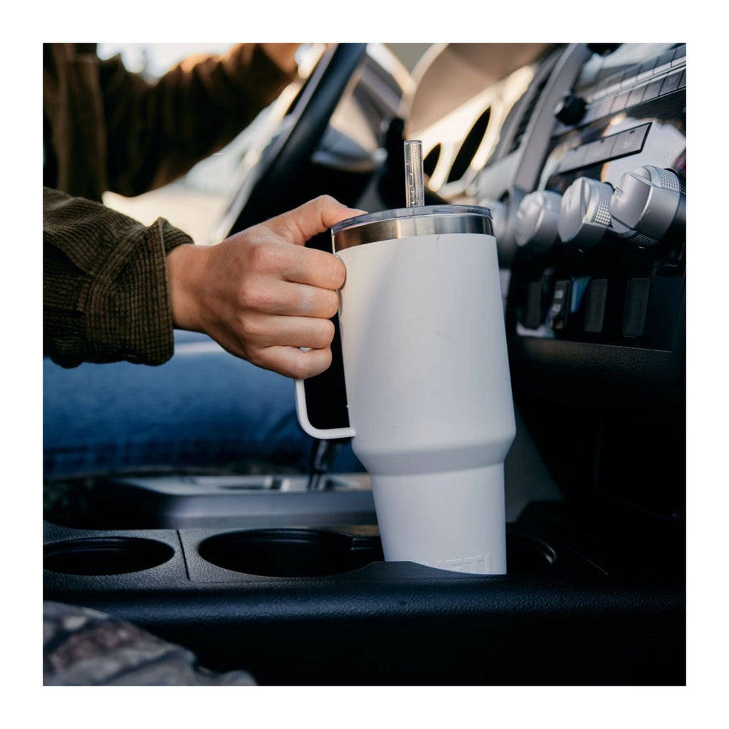 Rambler 25 Oz (739ml) Straw Mug, Rescue red