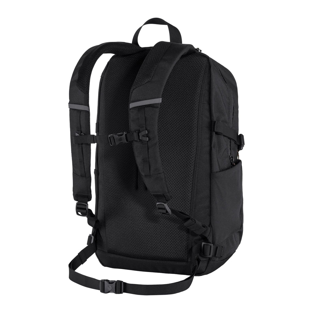 Skule 28, Black