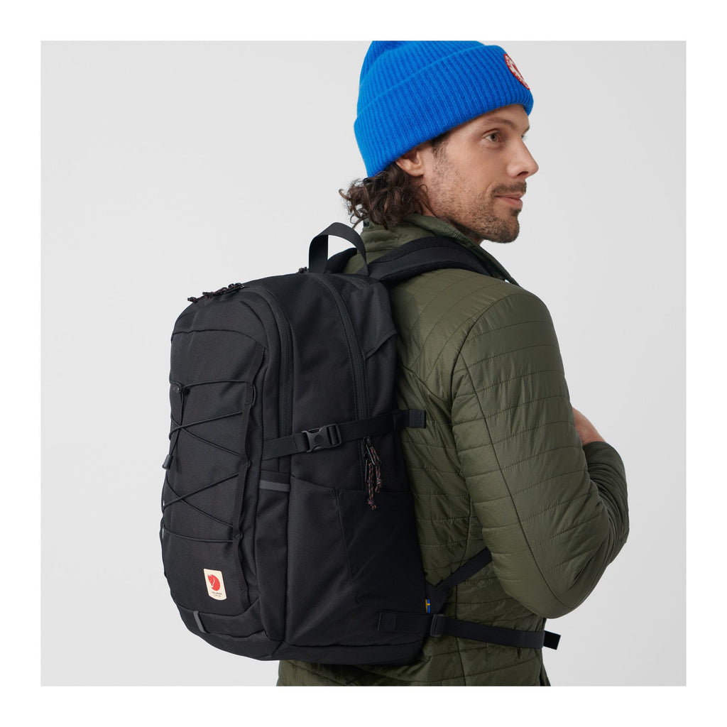 Skule 28, Black