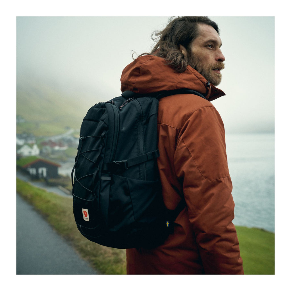 Skule 28, Black