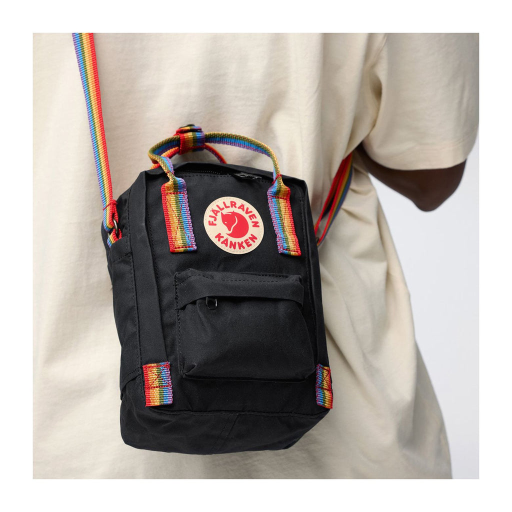 Kånken Rainbow Sling, Black rainbow pattern