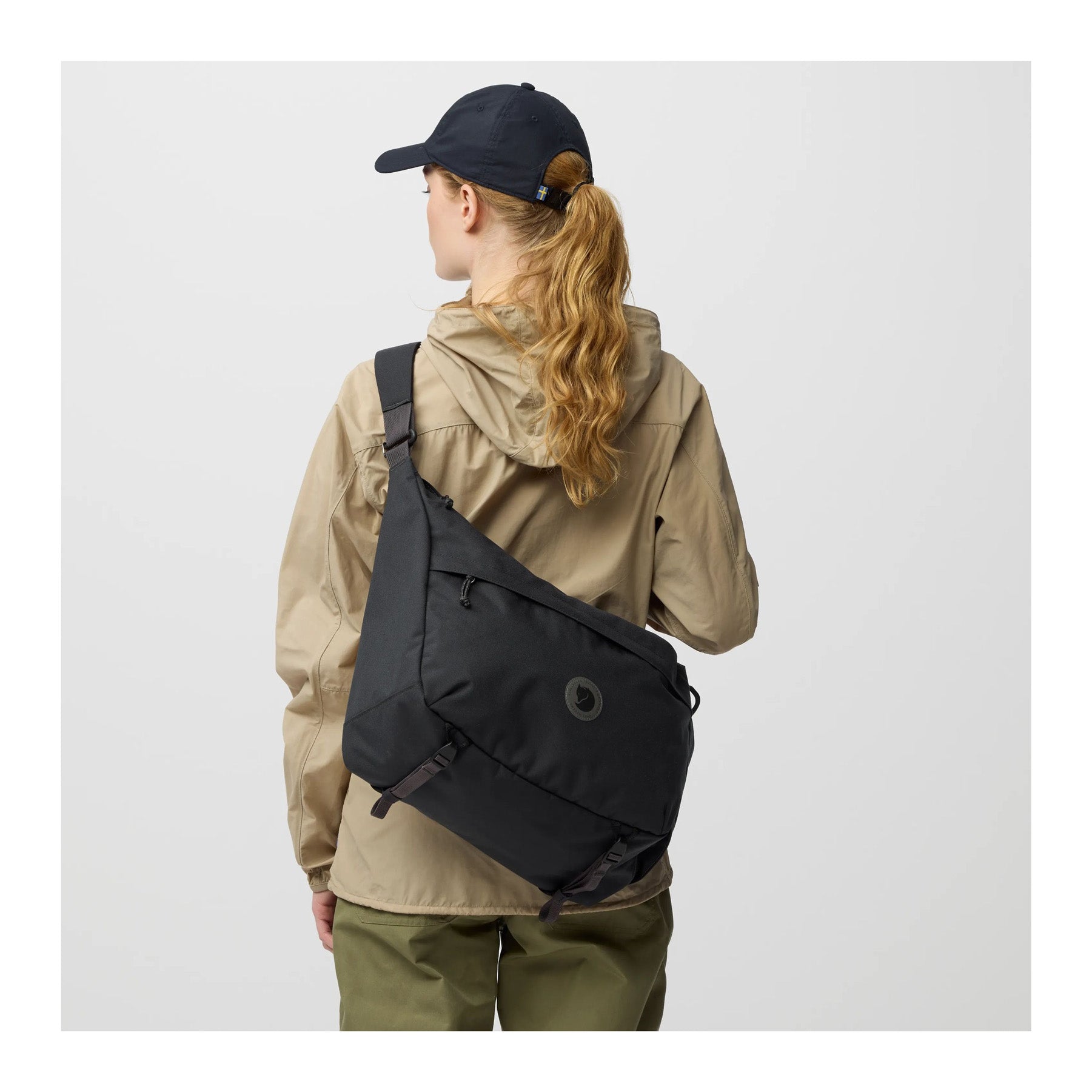 Färden Crossbody, Coal black