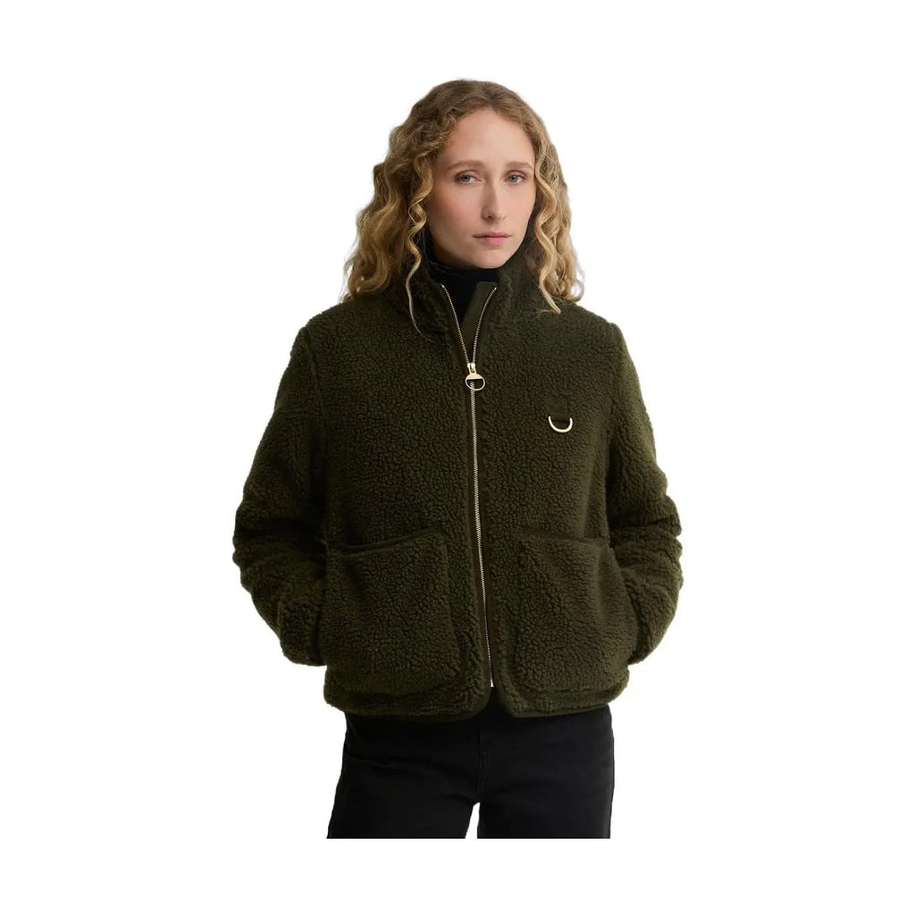 Elenora Casual, Dam