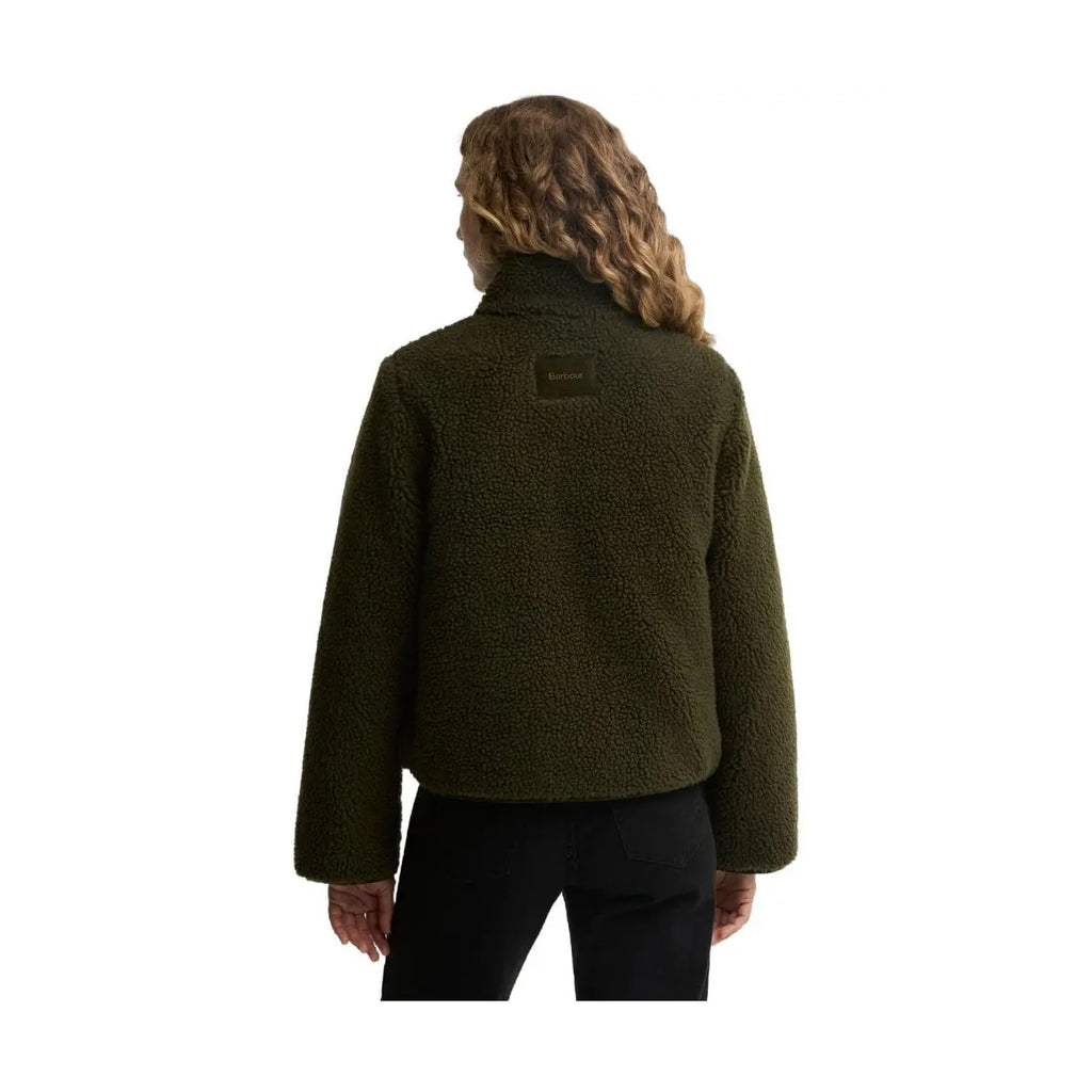 Elenora Casual, Dam
