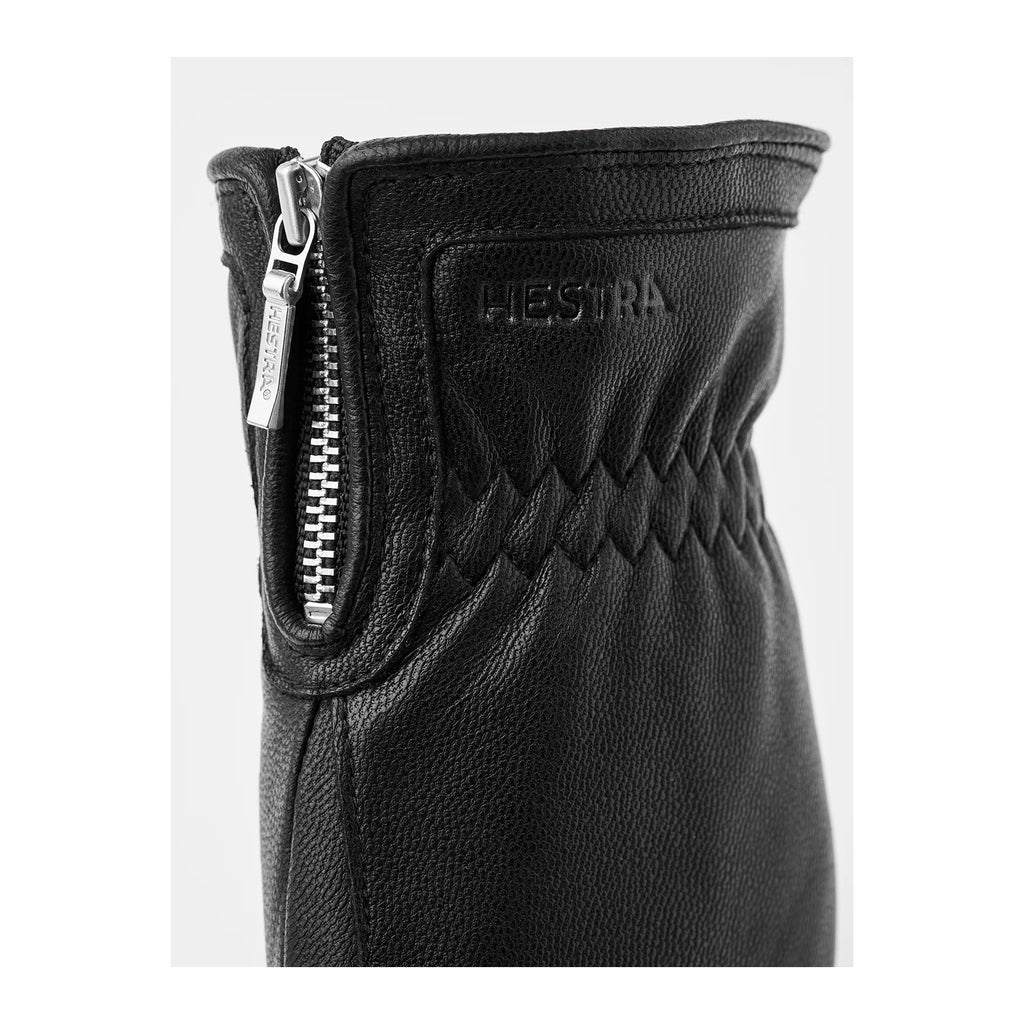 Alva, Black