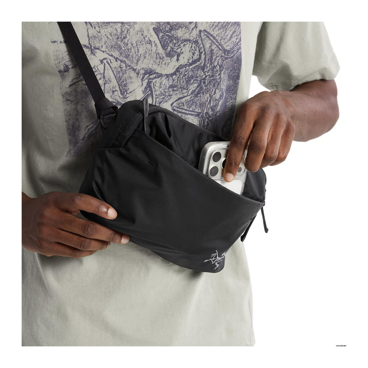 Heliad Crossbody, Black